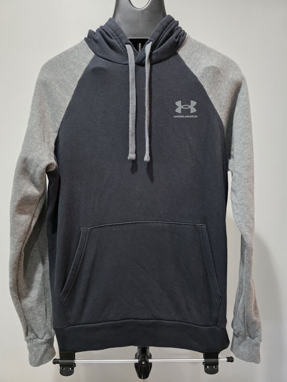 Under Armour Men’s Fleece Hoodie Black Gray Size M